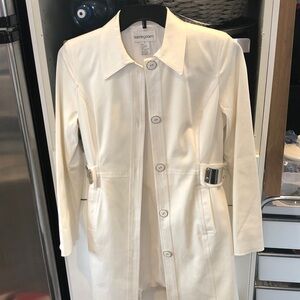 Bloomingdale's Women's White Trench Coat brand new $398 retail med